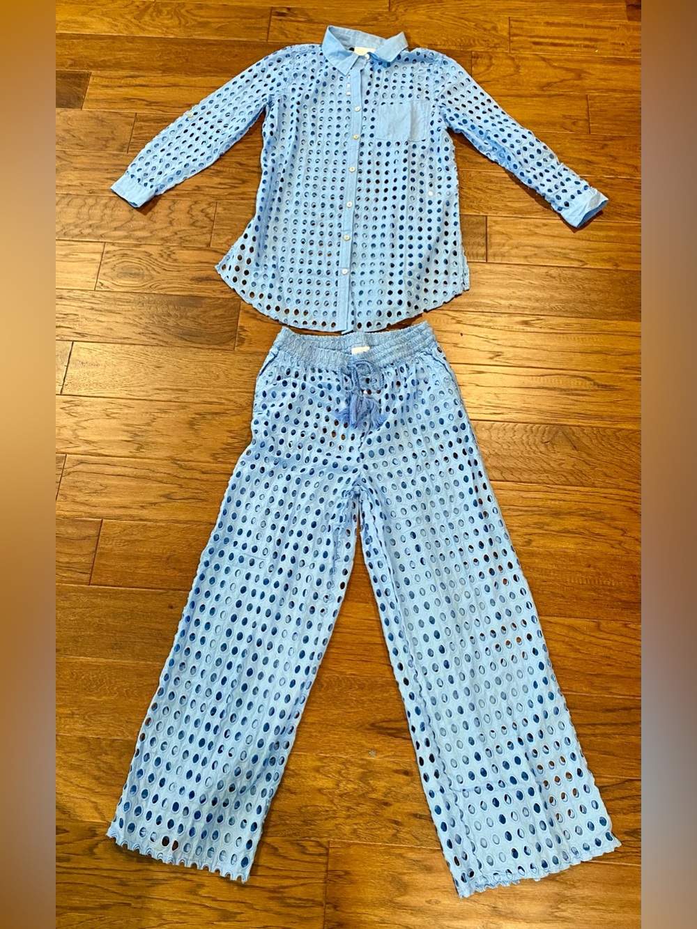 NWT Dotti Blue Eyelet Button-Up Top and Pant Set‎ Size Medium